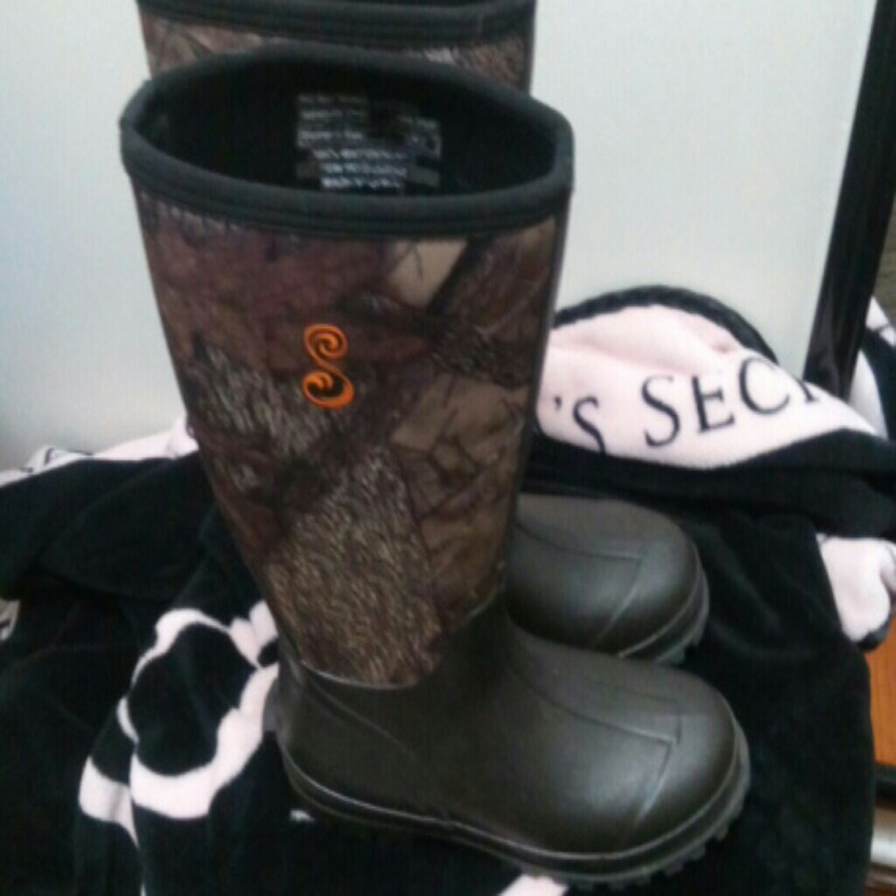 Rain boots